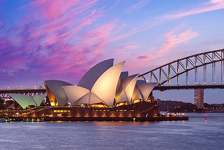 Die Oper in Sydney im Abendlicht