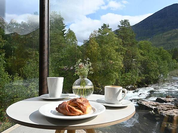 Kaffee und Kuchen in Fjordnorwegen