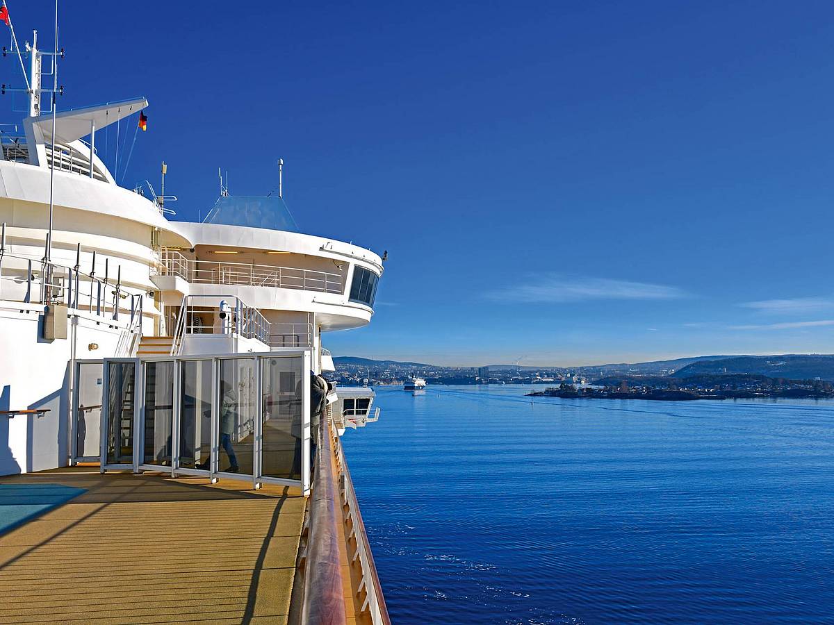 Die Fähre von Color Line läuft im Oslofjord ein