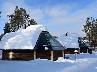 Eine Aurora Cabin Finnland im Winter